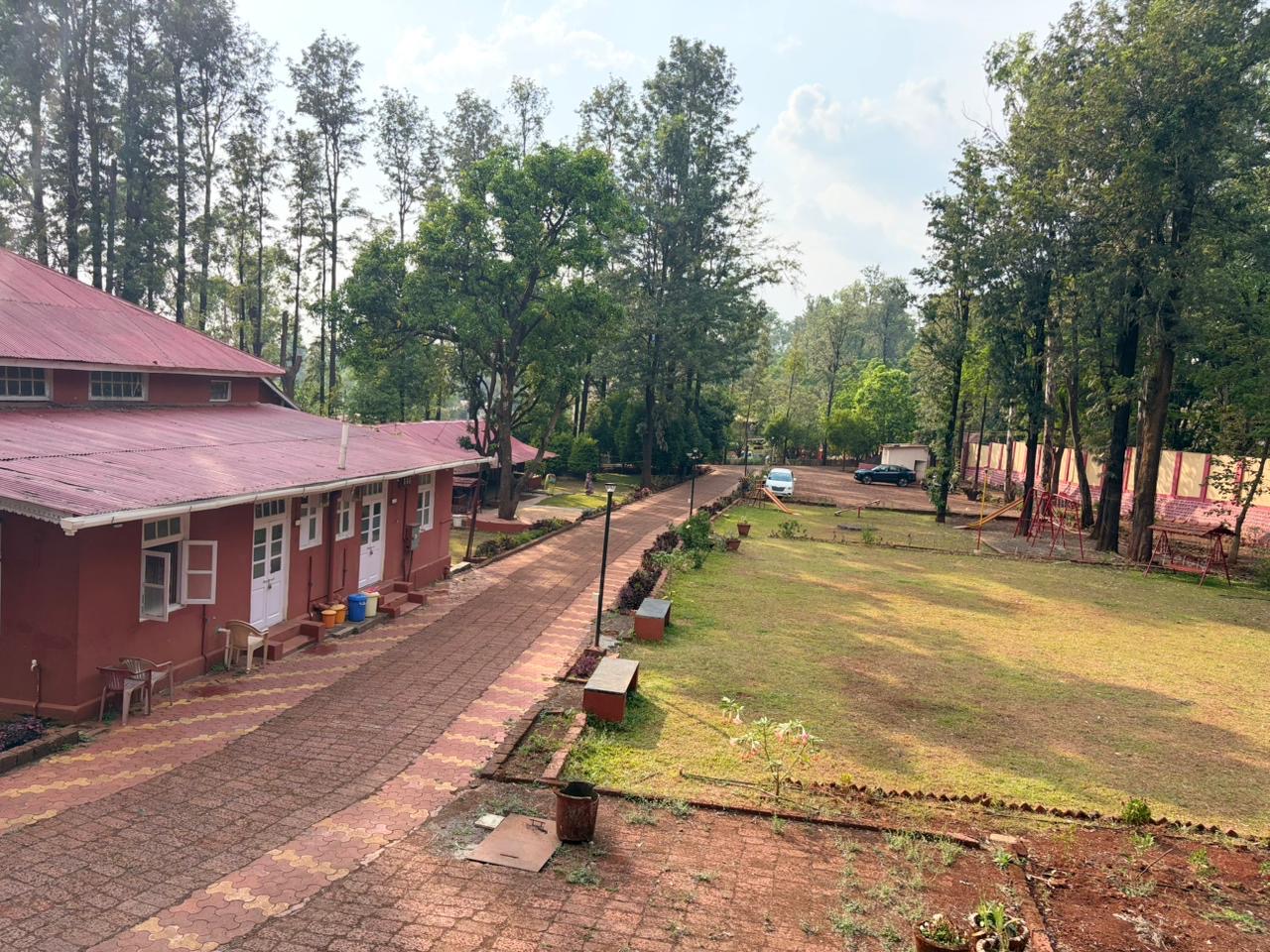 Hotel amenities and open lawns